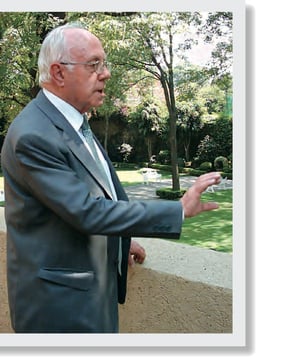 carlos_llano_solo