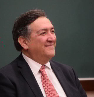 arturo_picos_catedra_carlos_llano.jpg