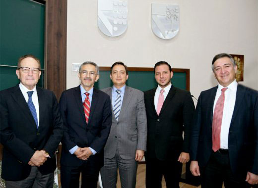 expositores_empresa_familia_catedra_carlos_llano.jpg