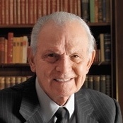 lorenzoservitje-342034-edited.jpg